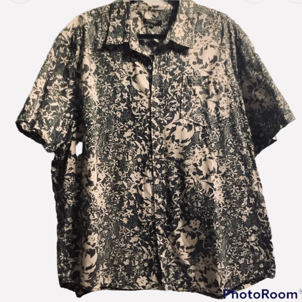 💜3/$30 Men’s 2XL Short Sleeve Shirt Distressed